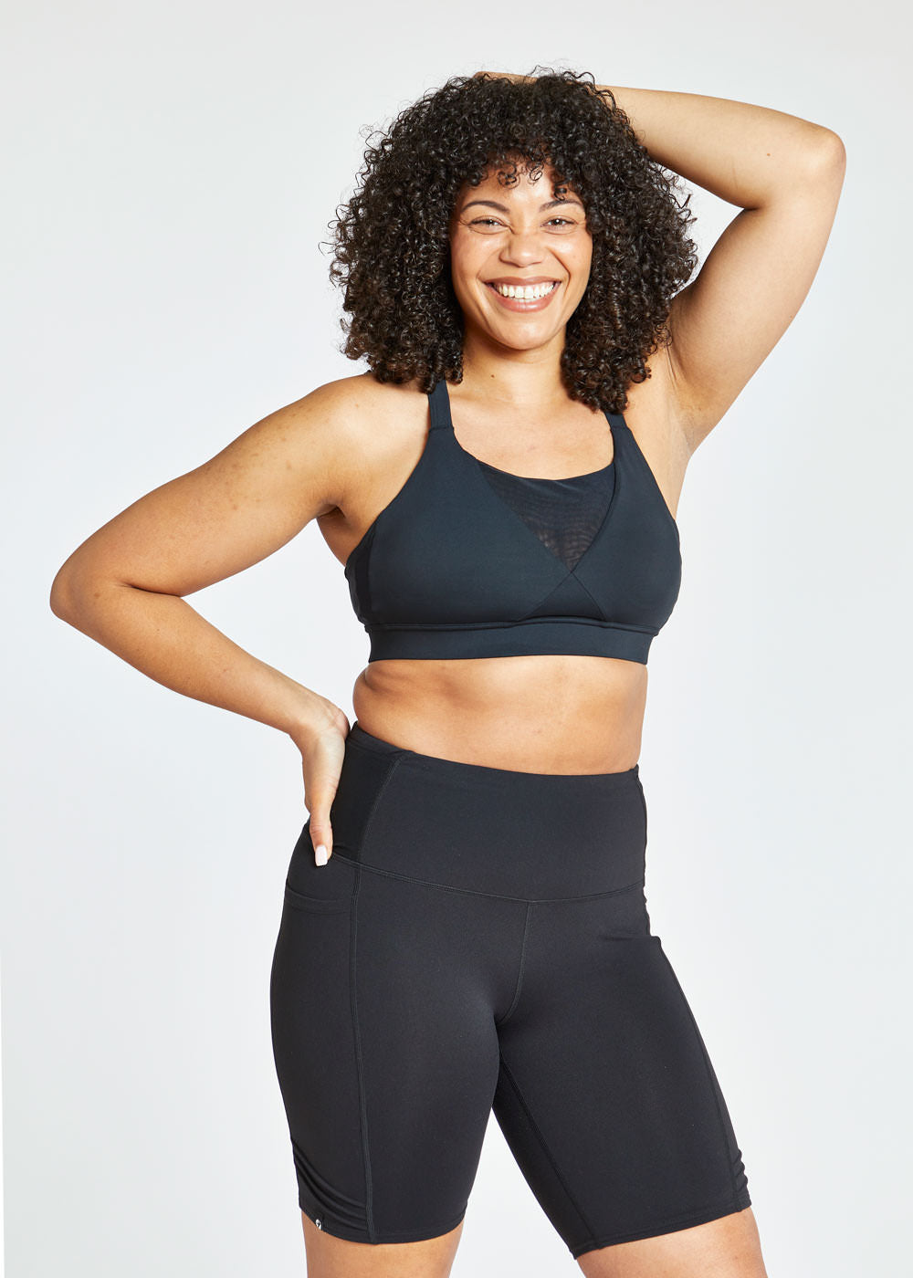 ⚡️Oiselle Pockito Bra⚡️  She has something to SMILE 😊 about